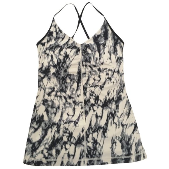 lululemon athletica Tops - 🌸2/$30  Lululemon ruched tank with built-in bra - size 8